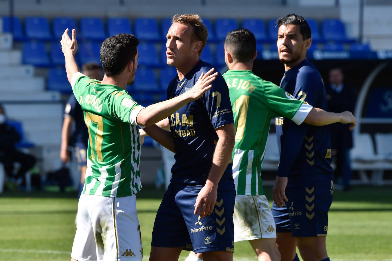 Fotos: El empate entre el UCAM Murcia CF y el Betis, en imágenes