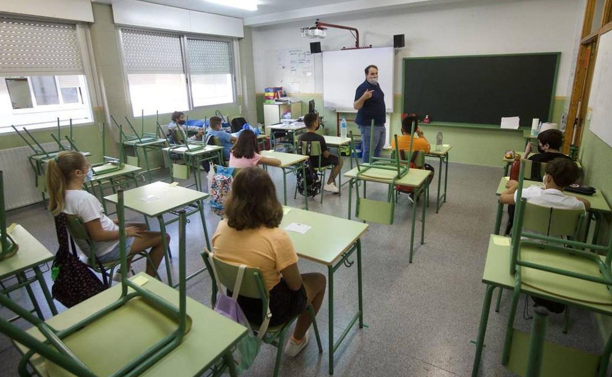 Alumnos en un aula de un colegio de Murcia.