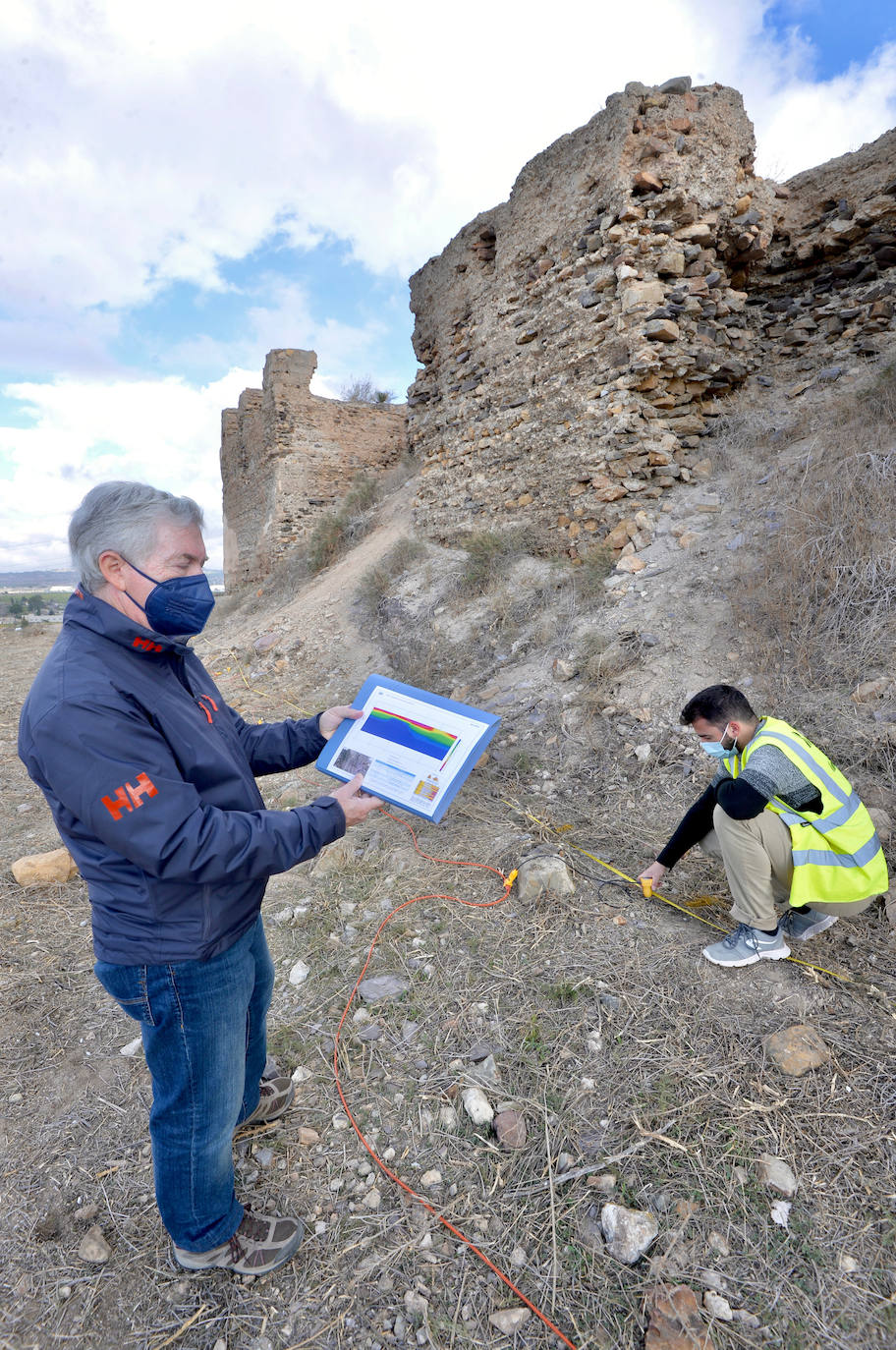 Fotos: Visita al Palacio Mardanisí del Castillejo de Monteagudo, donde comienzan los trabajos de georradar
