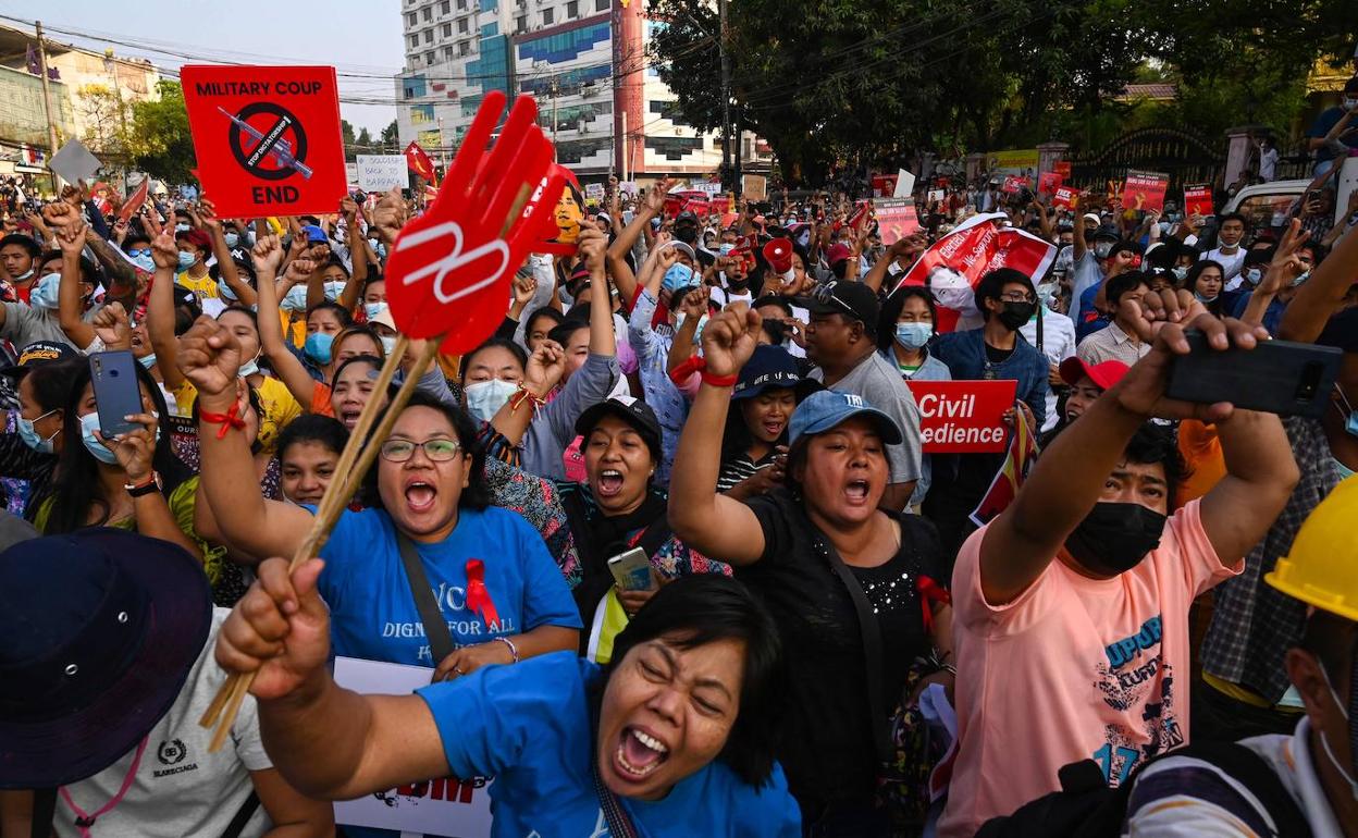 Protestas en Yangon. 