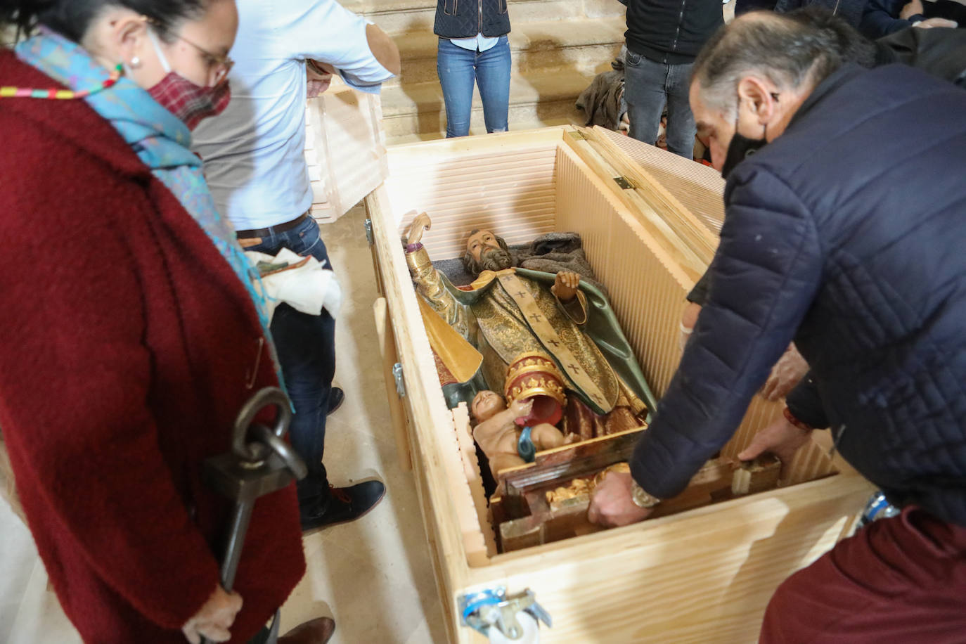 Fotos: La talla de San Clemente de Lorca será recuperada en el Centro Regional de Restauración