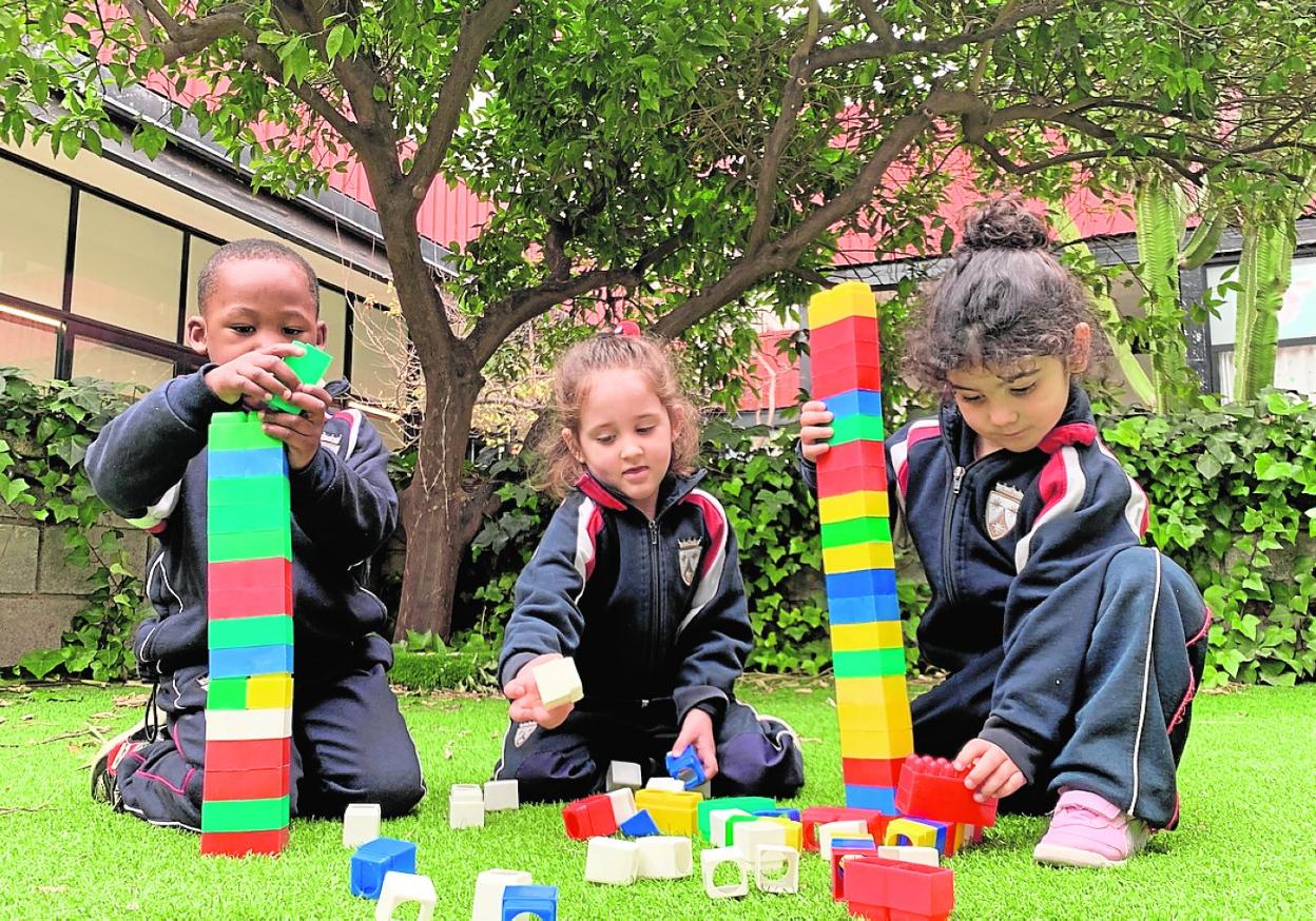 Ofrece un espacio de crecimiento integral para todos sus alumnos. 