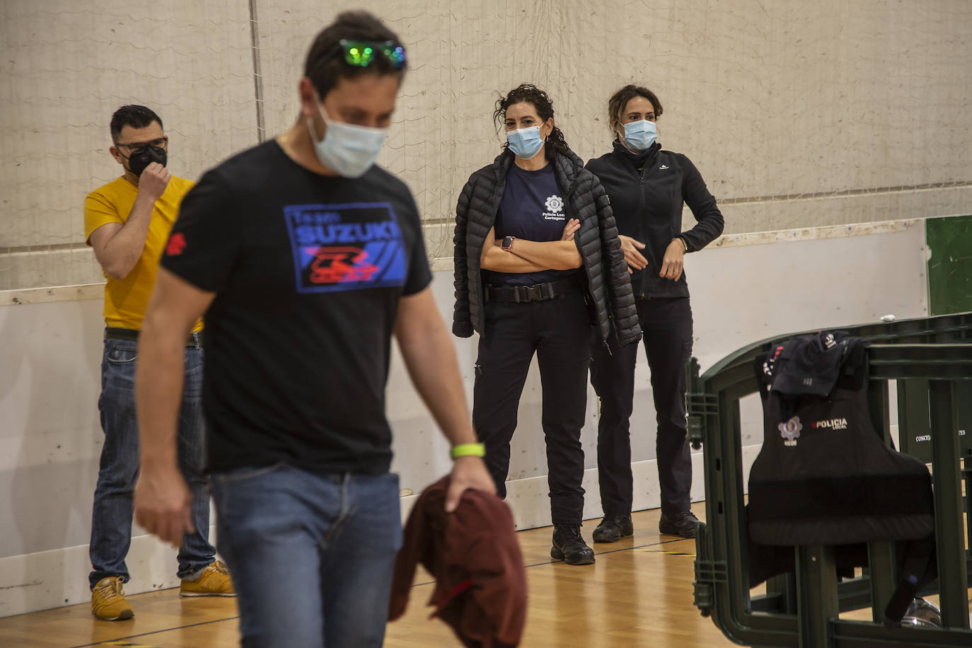 Fotos: Los policías y bomberos de la Región se vacunan contra la Covid-19