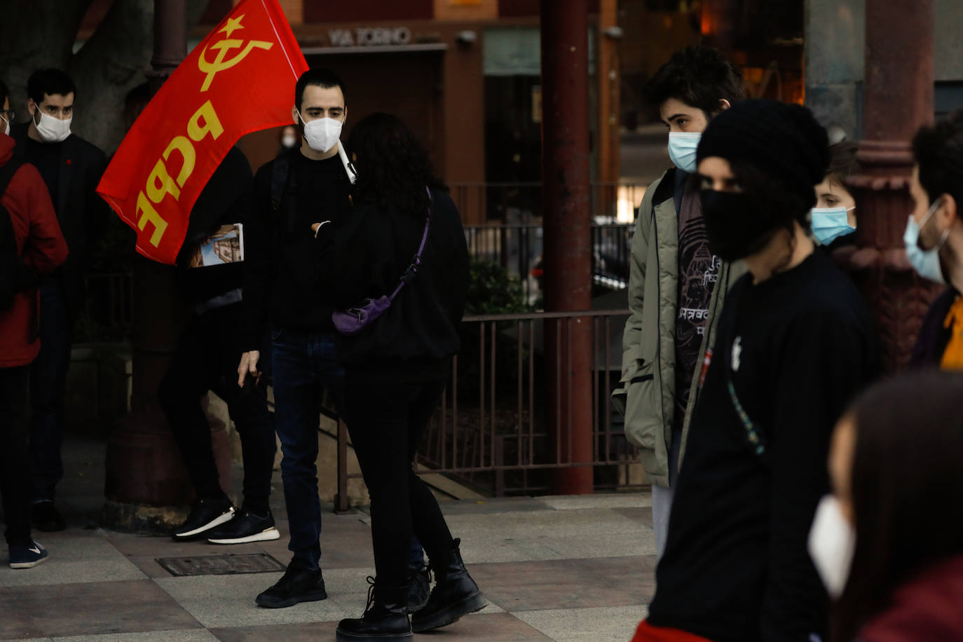 Fotos: Concentración «contra la violencia y la brutalidad policial» en Murcia