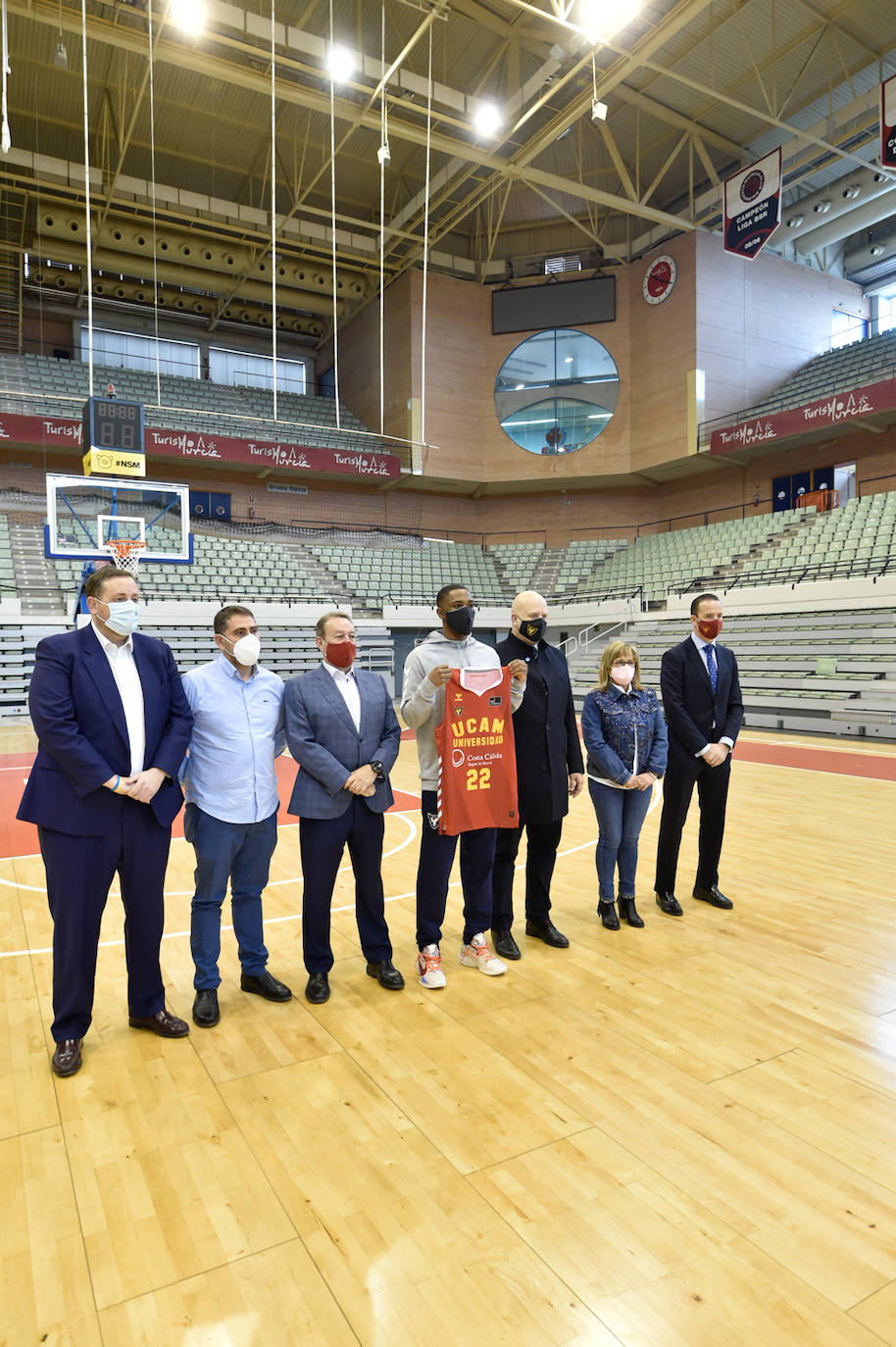 Fotos: El UCAM CB presenta a Isaiah Taylor como nuevo jugador este jueves