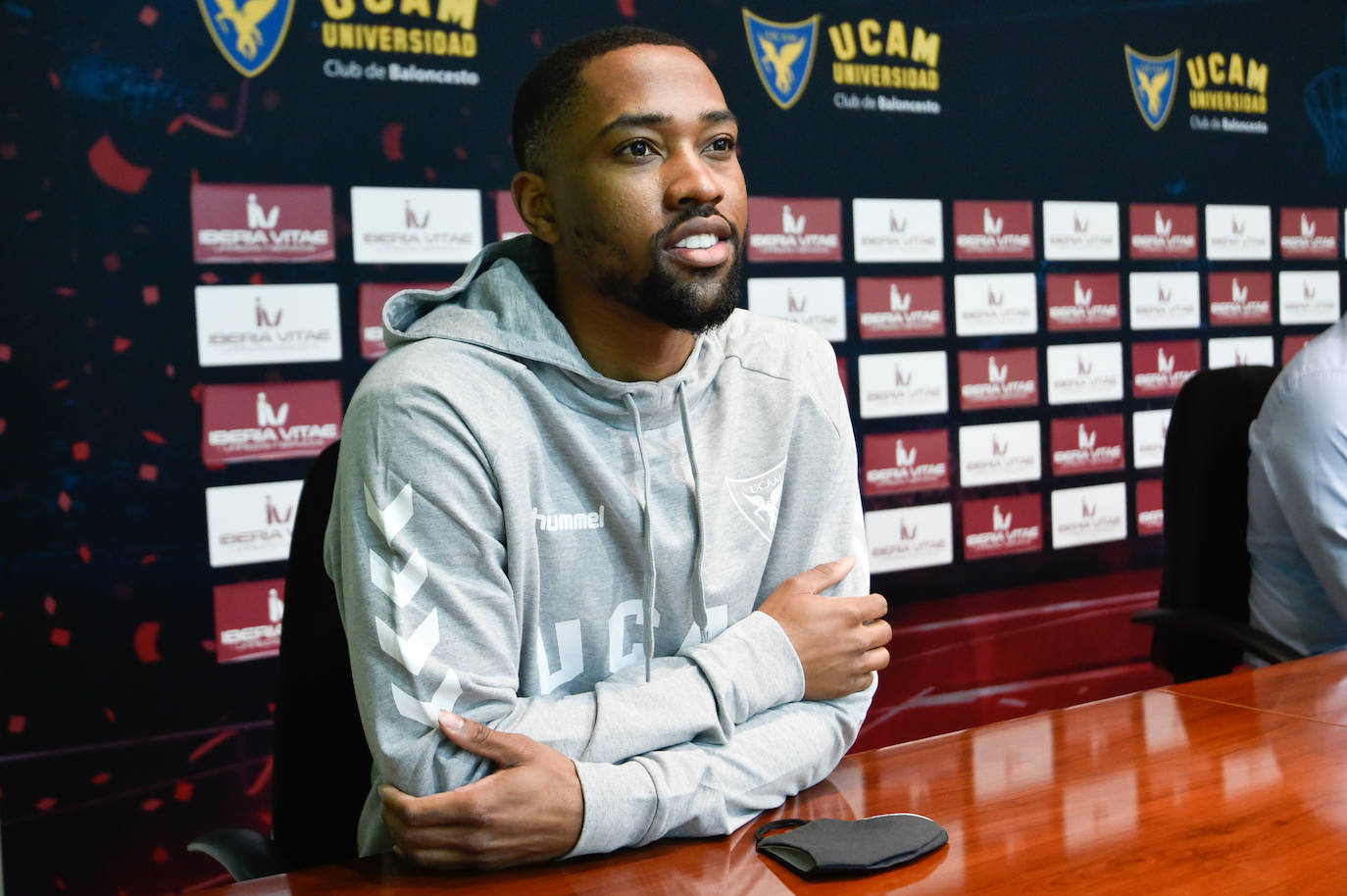 Fotos: El UCAM CB presenta a Isaiah Taylor como nuevo jugador este jueves