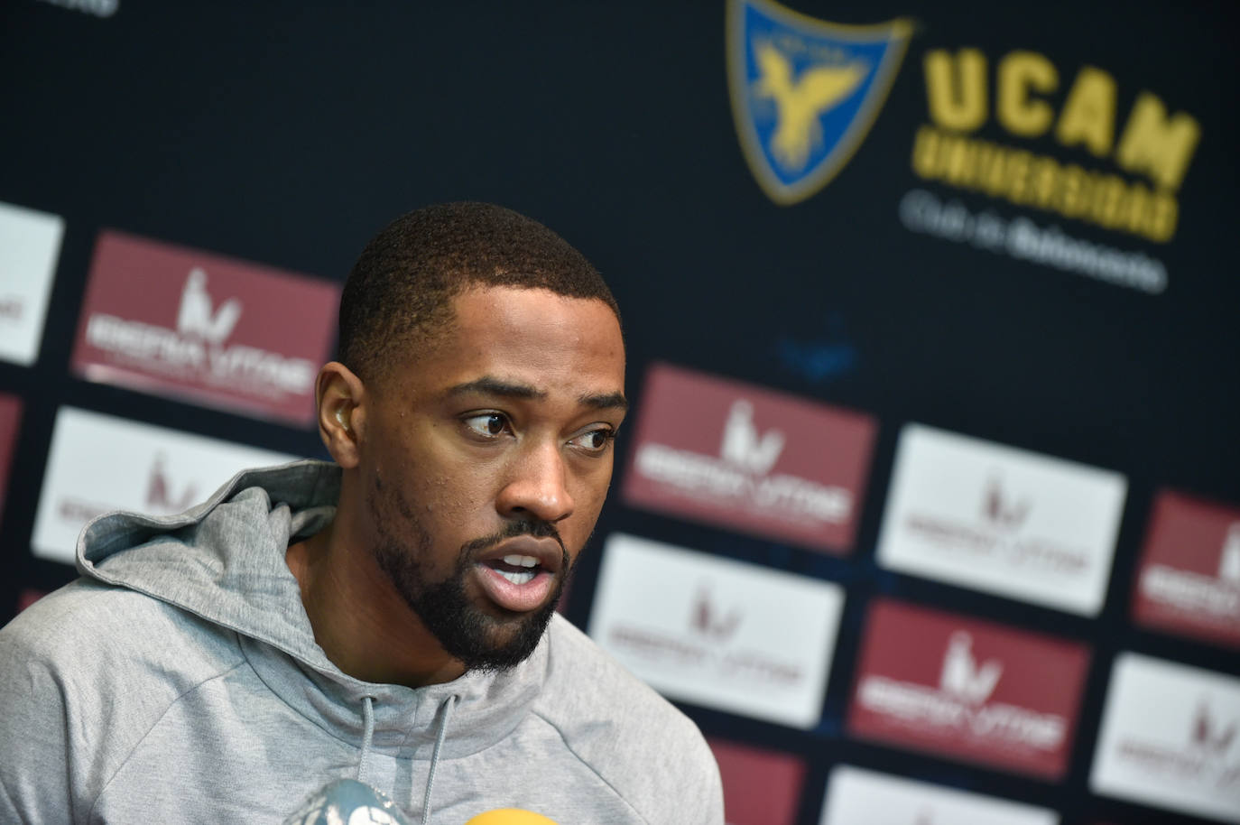 Fotos: El UCAM CB presenta a Isaiah Taylor como nuevo jugador este jueves