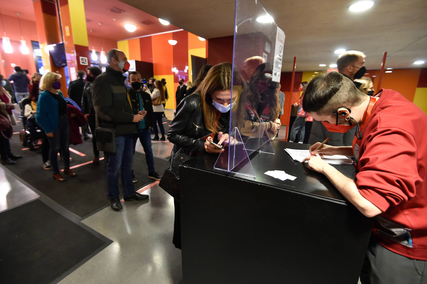 Fotos: El público regresa al Teatro Circo Murcia tras la obligada pausa