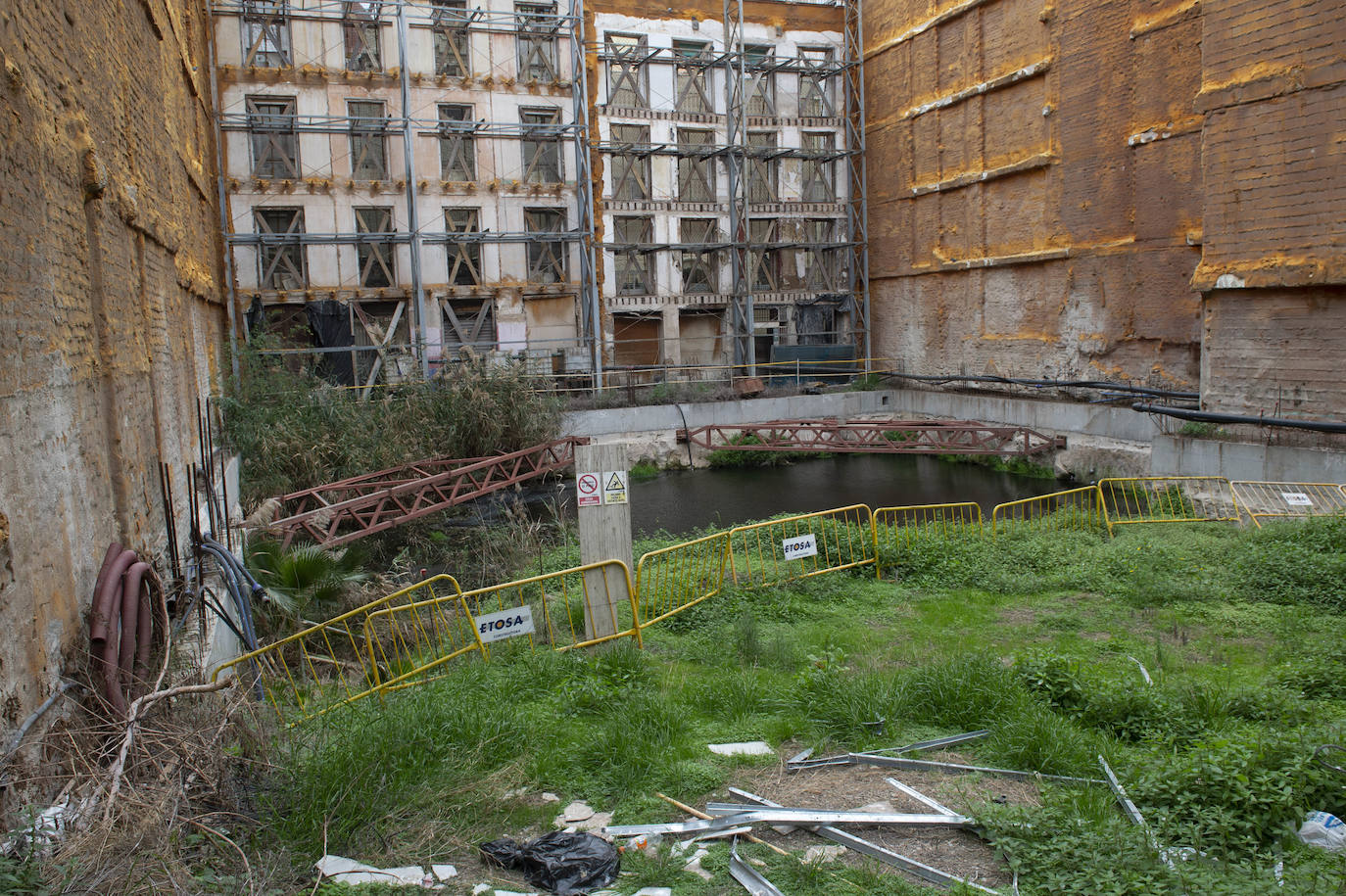 Fotos: Urbanismo tramita la caducidad de la licencia de obra de la Casa Llagostera de Cartagena