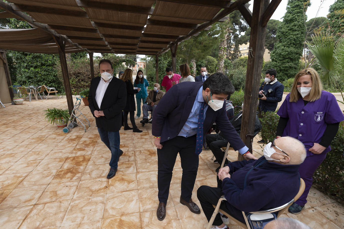 Fotos: Fernando López Miras visita la residencia Edad Dorada, en San Pedro del Pinatar