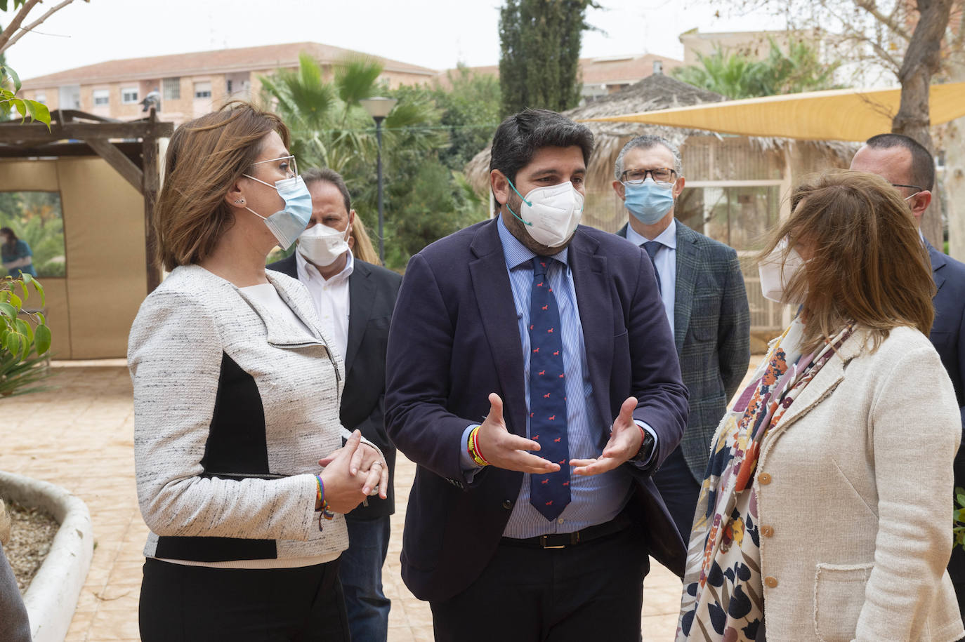 Fotos: Fernando López Miras visita la residencia Edad Dorada, en San Pedro del Pinatar