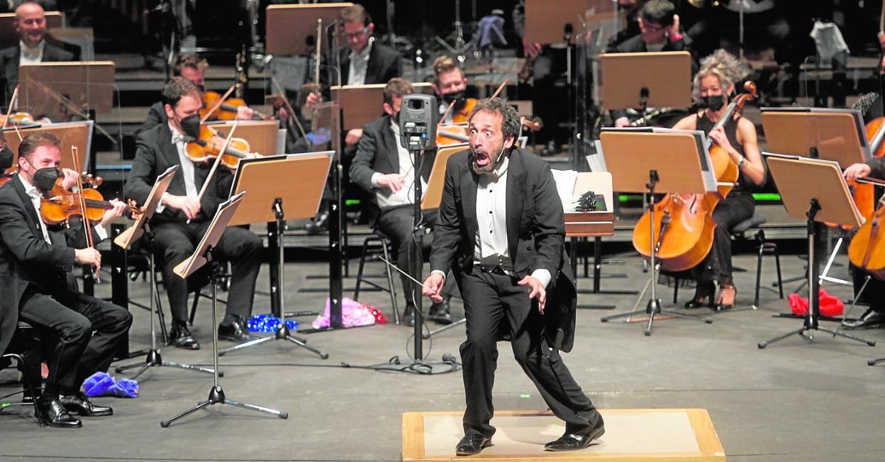 Música y humor con la Sinfónica y Zapata Tenor