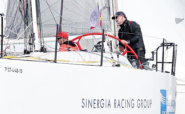 José Coello, patrón de 'El Carmen', embarcación del Club de Regatas de Cartagena. 