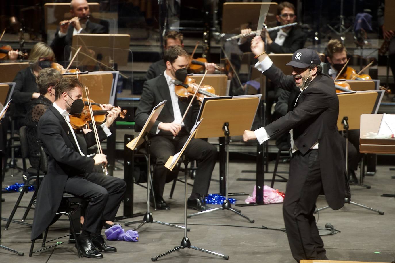 Fotos: Música y humor con la Sinfónica y Zapata Tenor