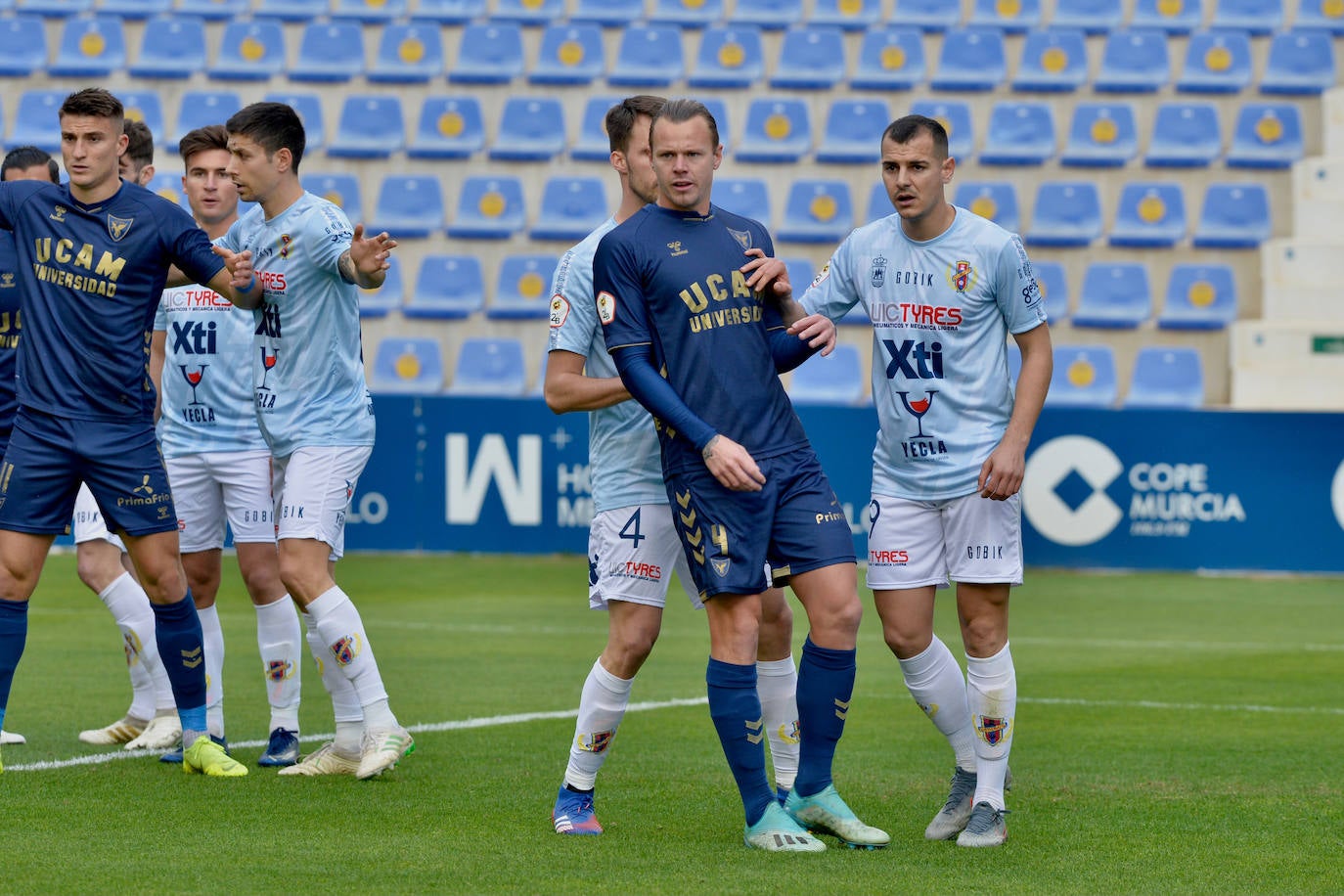 Fotos: Victoria del UCAM ante el Yeclano en el BeSoccer La Condomina