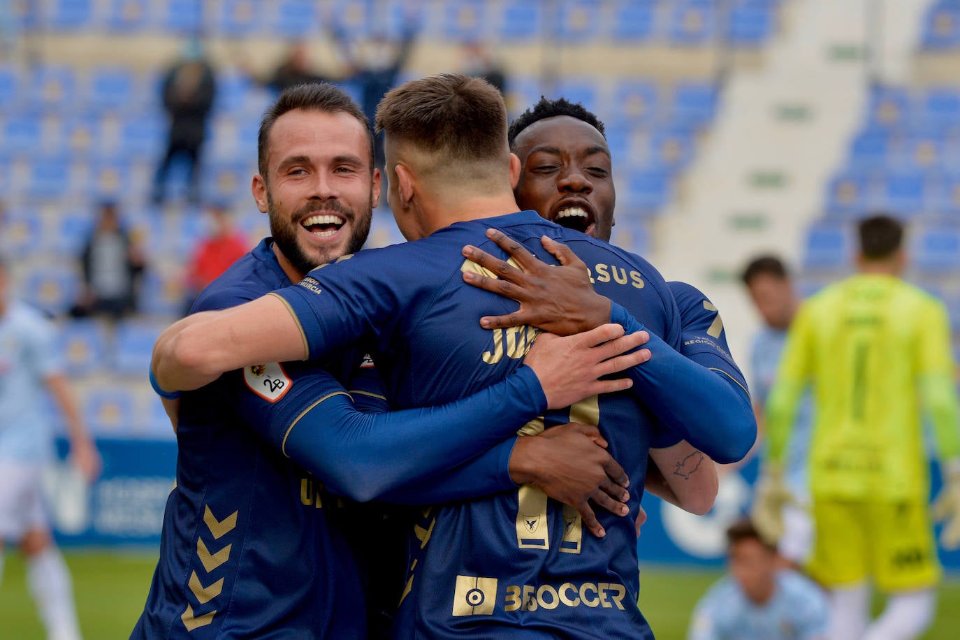 Fotos: Victoria del UCAM ante el Yeclano en el BeSoccer La Condomina