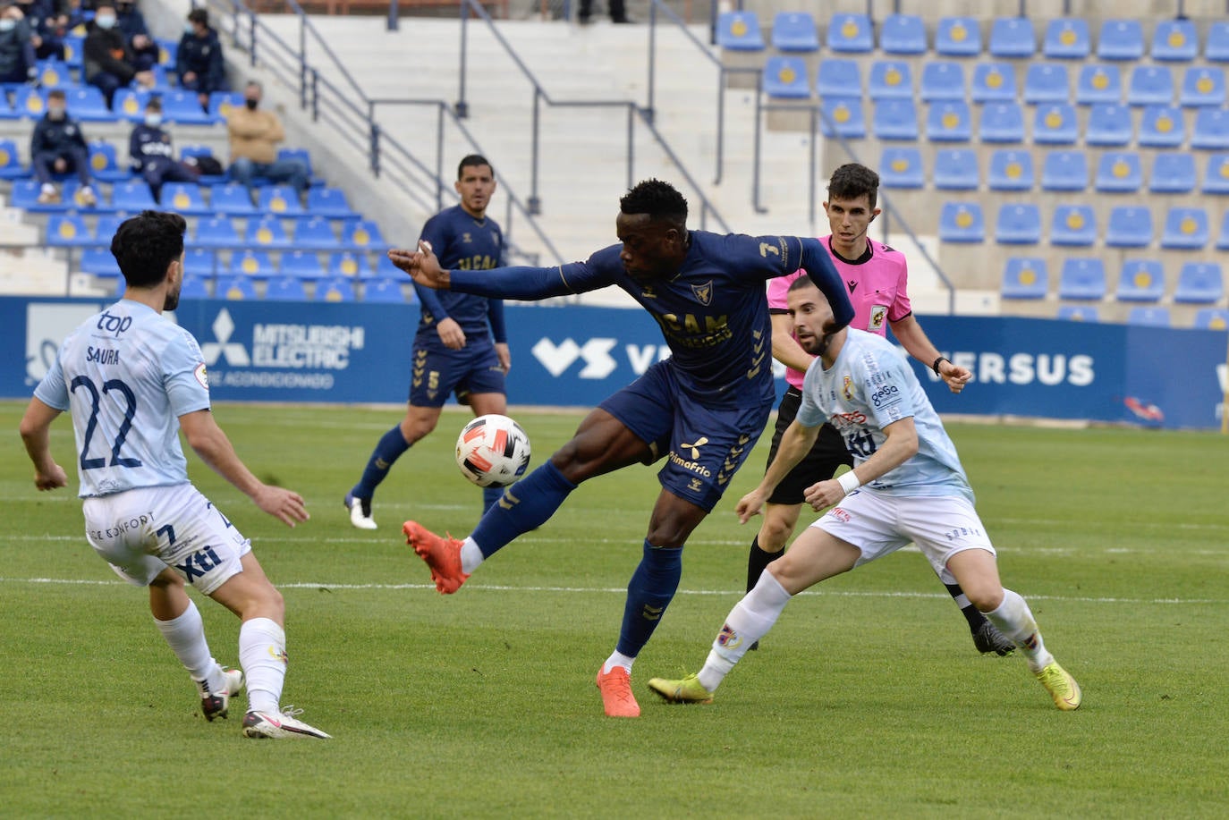 Fotos: Victoria del UCAM ante el Yeclano en el BeSoccer La Condomina