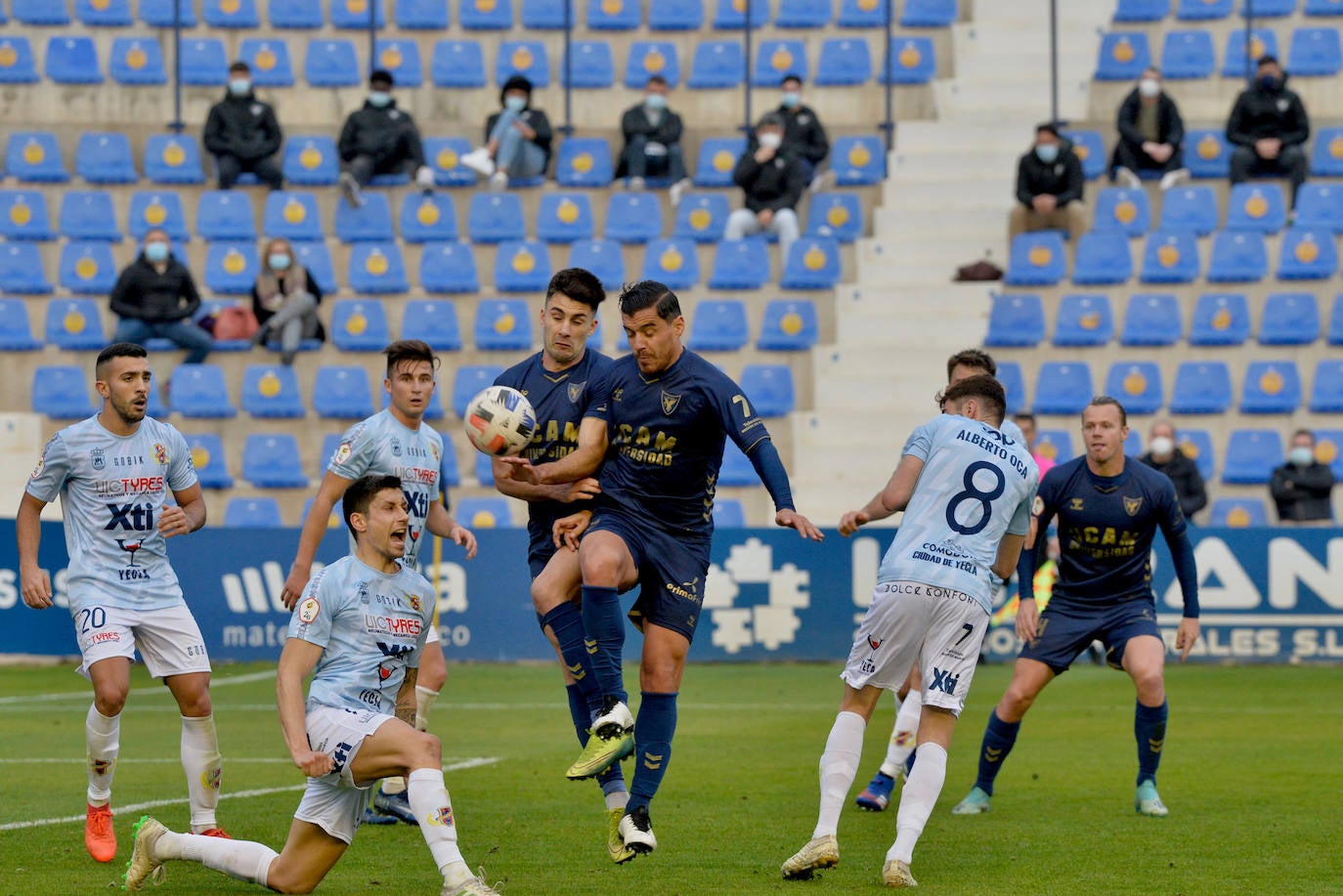 Fotos: Victoria del UCAM ante el Yeclano en el BeSoccer La Condomina