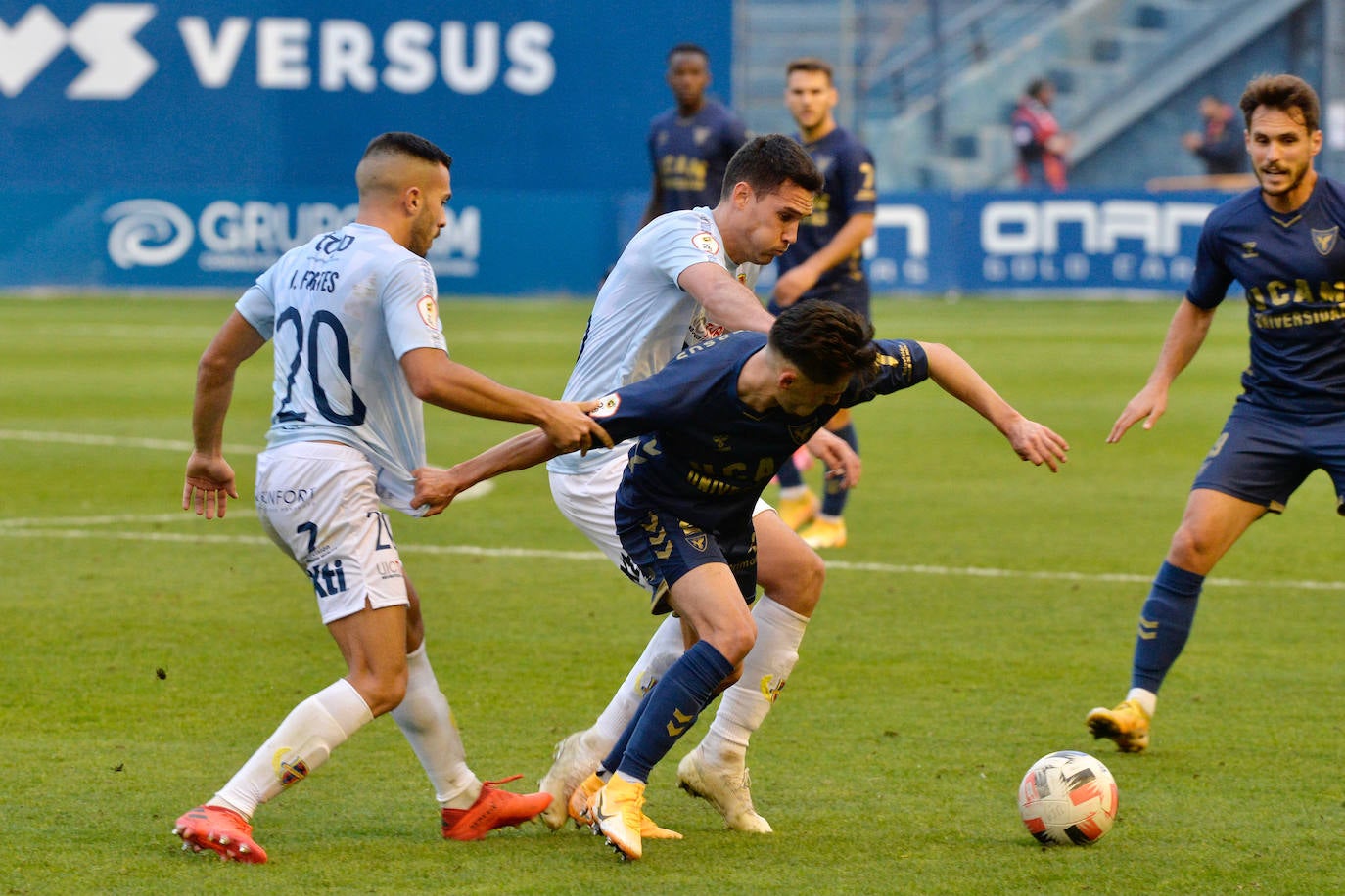 Fotos: Victoria del UCAM ante el Yeclano en el BeSoccer La Condomina