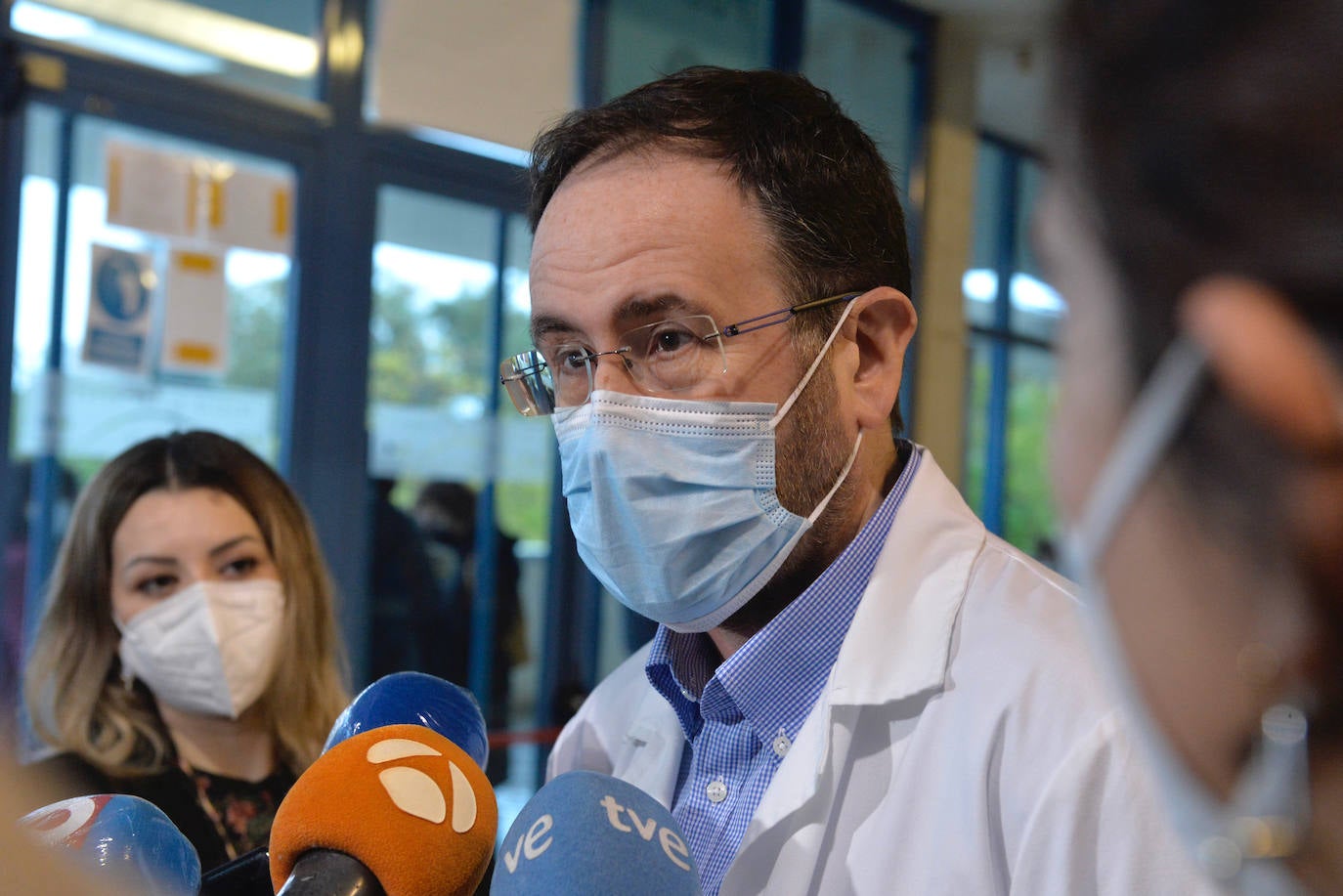 Fotos: Más de 2.700 docentes de la Región de Murcia reciben la primera dosis de la vacuna de Astrazeneca