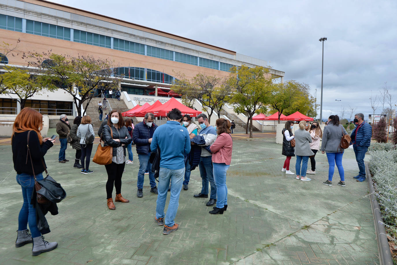 Fotos: Más de 2.700 docentes de la Región de Murcia reciben la primera dosis de la vacuna de Astrazeneca