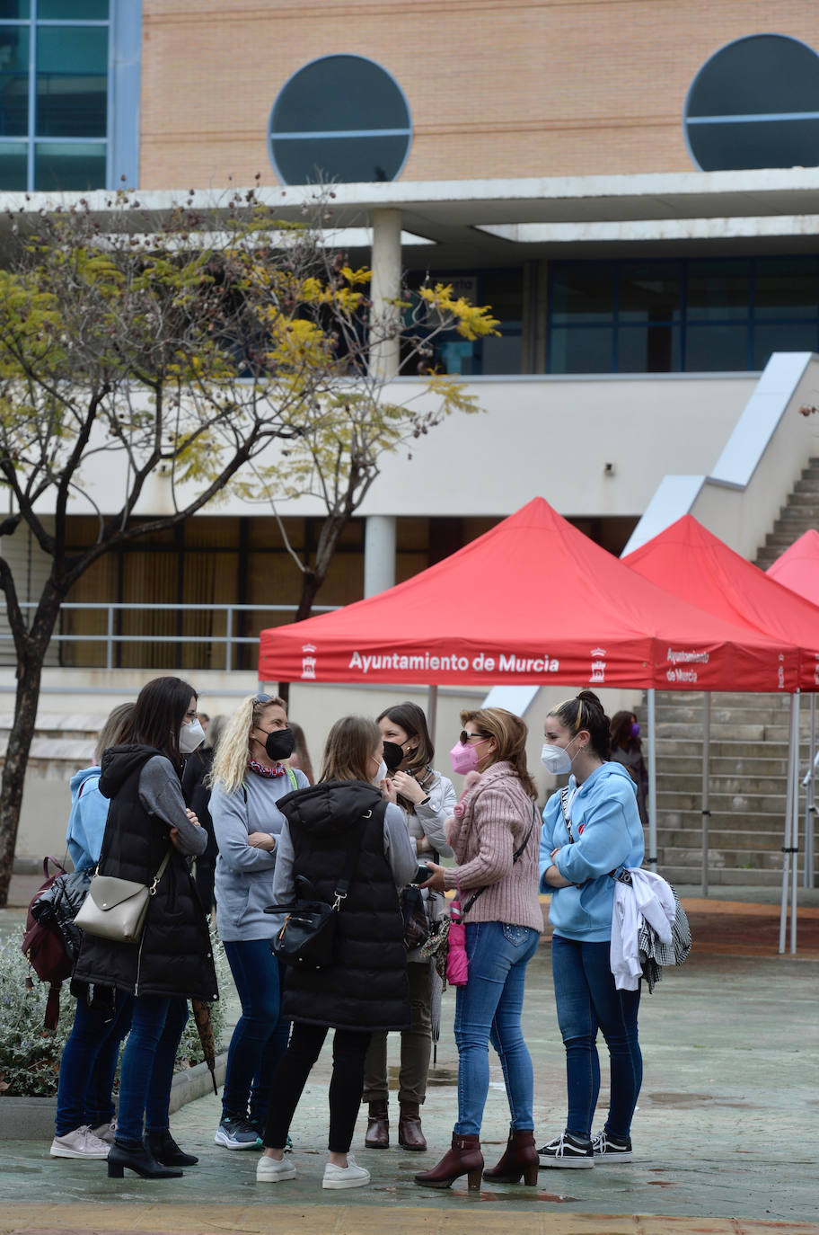 Fotos: Más de 2.700 docentes de la Región de Murcia reciben la primera dosis de la vacuna de Astrazeneca