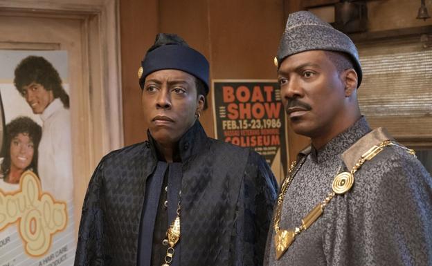 Arsenio Hall y Eddie Murphy en 'El rey de Zamunda'.