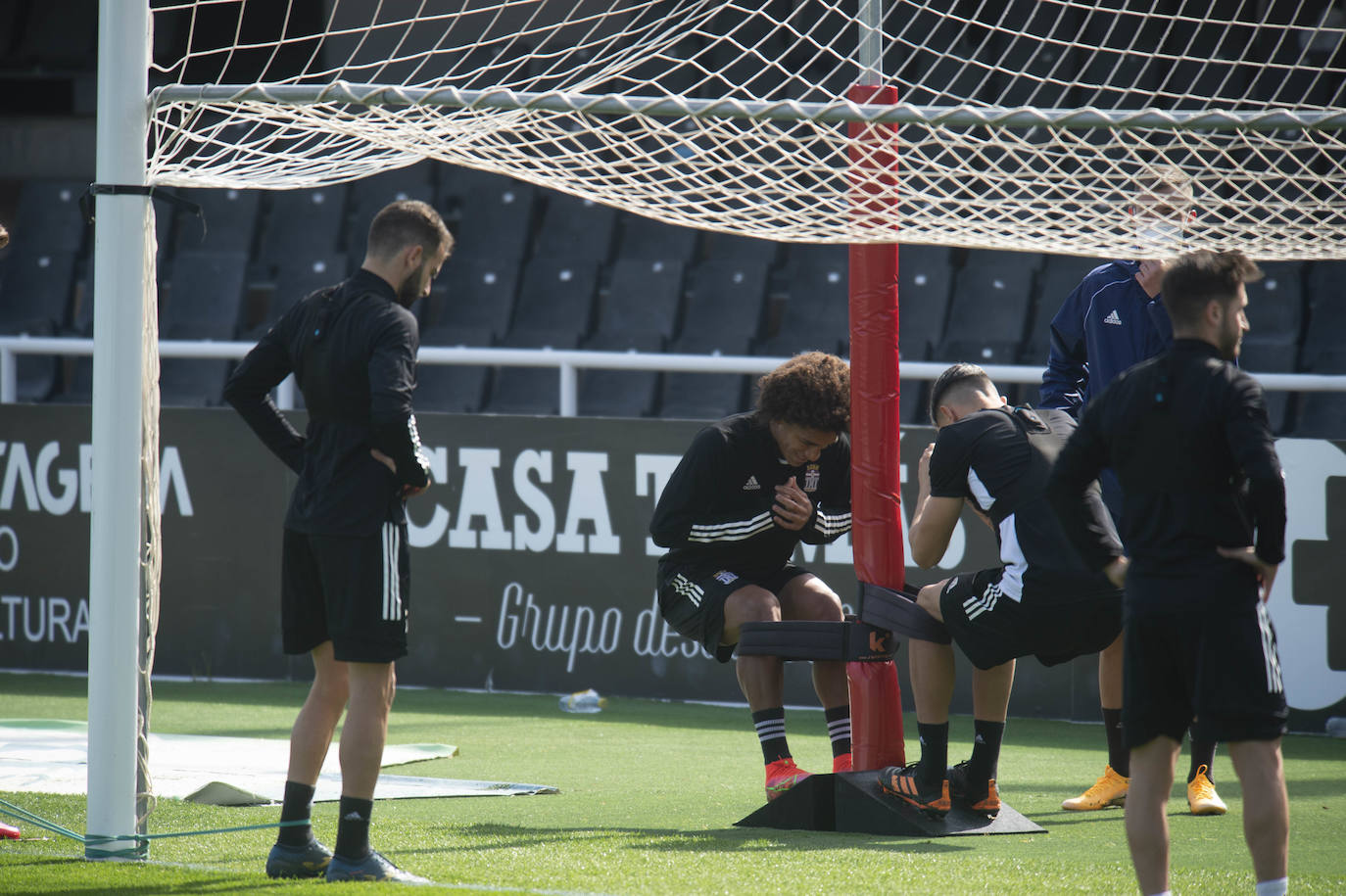 Fotos: El Cartagena se entrena para enfrentarse a la Ponferradina