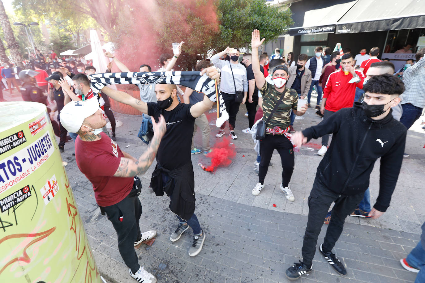 Fotos: Explosión de murcianismo antes del derbi