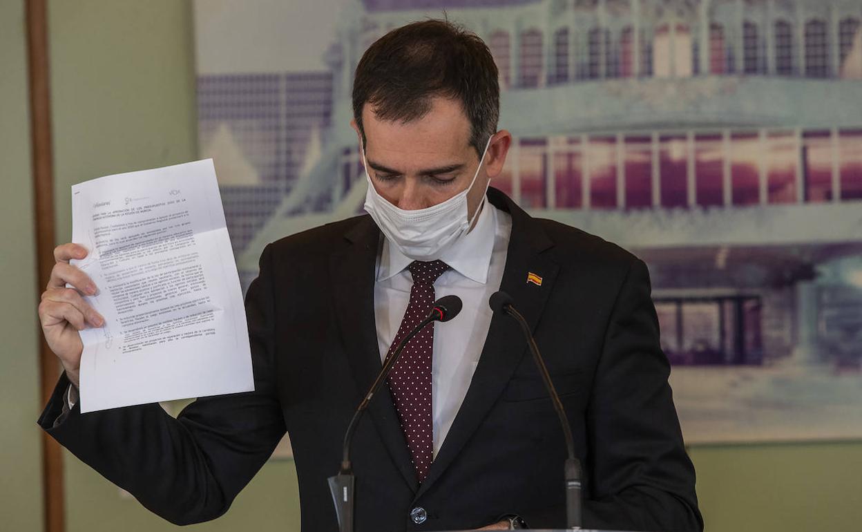 El portavoz de Vox, Juan José Liarte, este lunes, en la Asamblea Regional