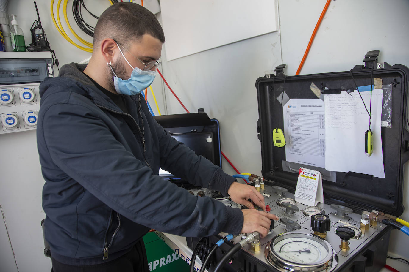 Fotos: El instituto Hespérides logra el reconocimiento mundial de 3 ciclos de FP