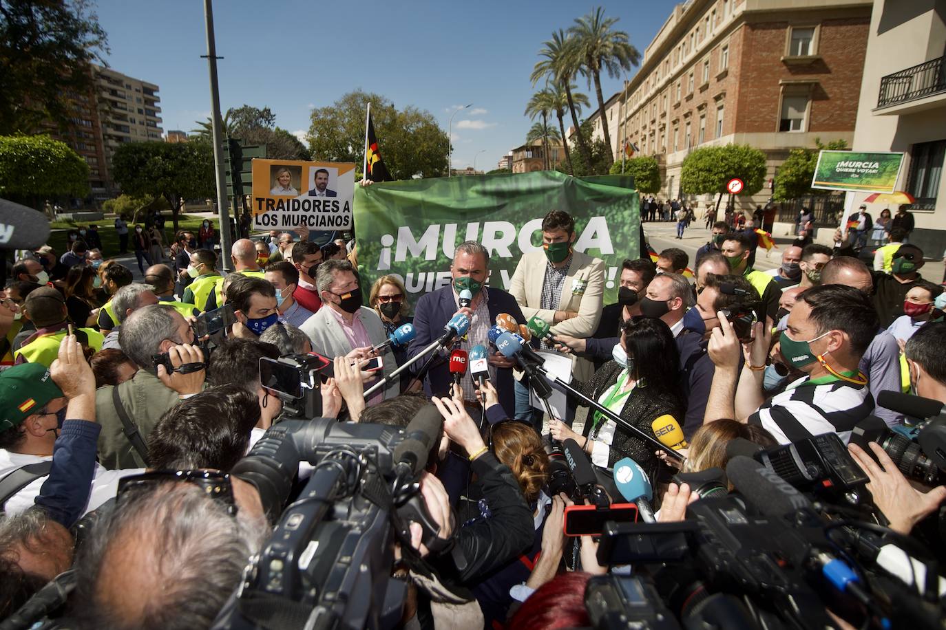 Fotos: La protesta de Vox en Murcia para exigir elecciones anticipadas, en imágenes