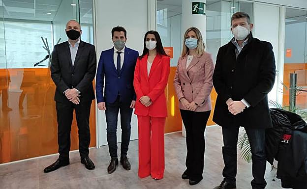 Los concejales junto a Inés Arrimadas.