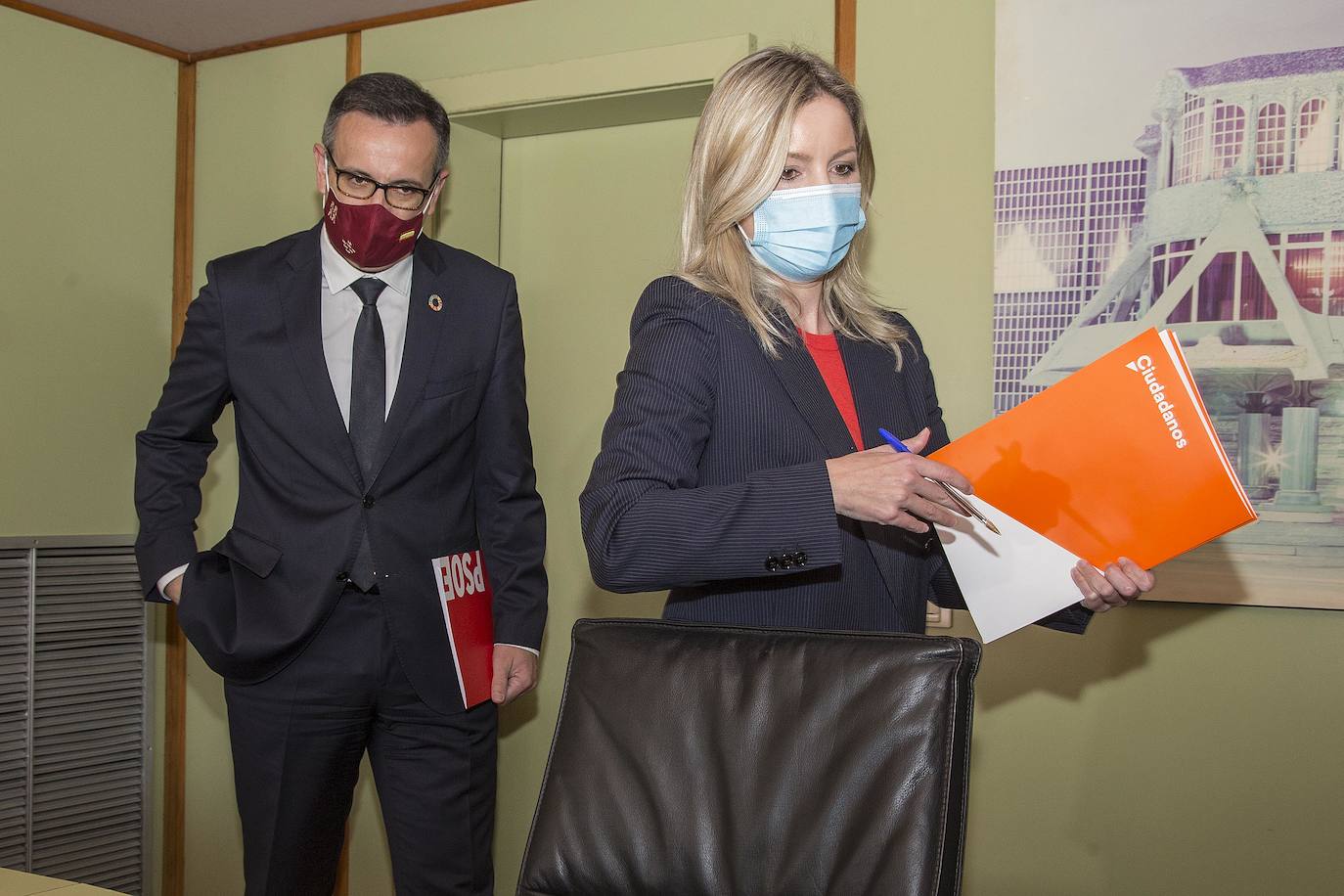 Fotos: Firma del acuerdo de 24 puntos de Martínez Vidal con Diego Conesa