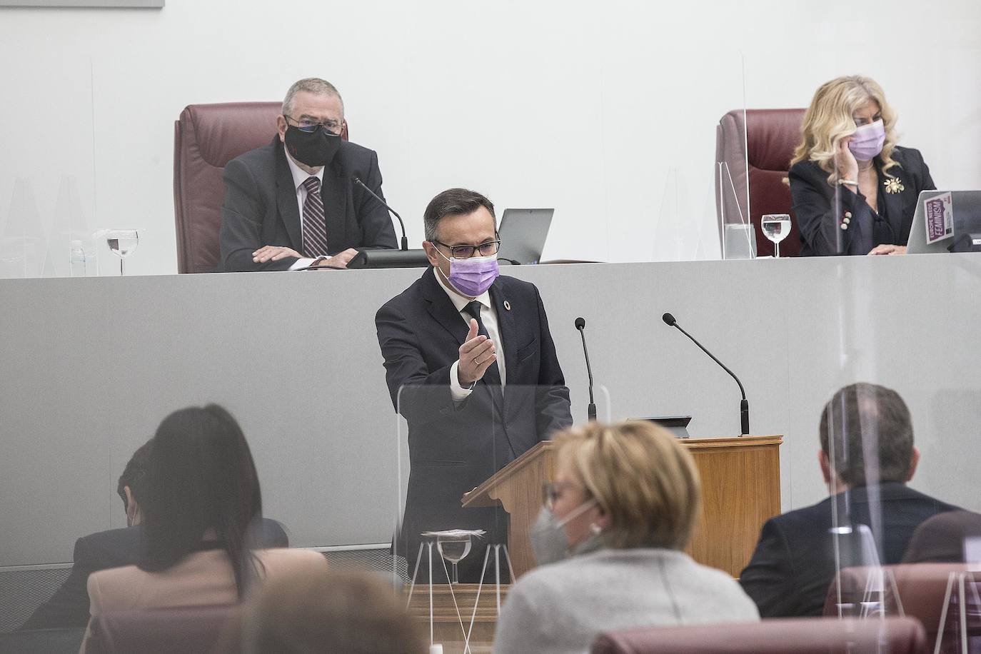 Fotos: Debate de la moción de censura en la Asamblea regional