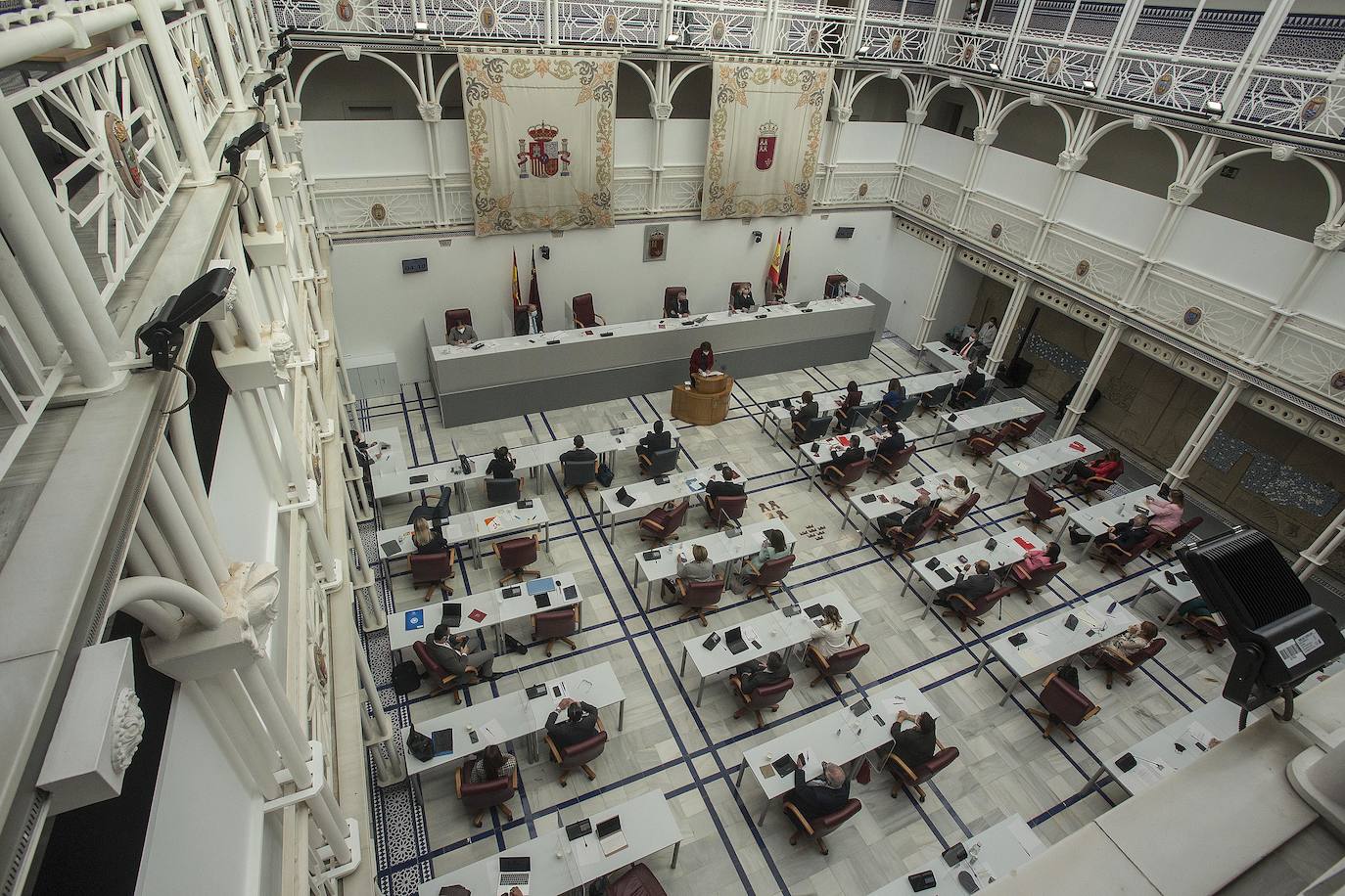 Fotos: Debate de la moción de censura en la Asamblea regional