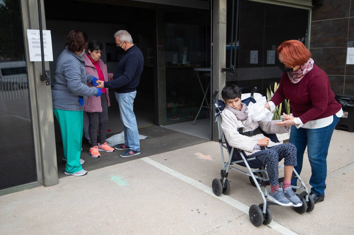 Fotos: Primera salida de dos hermanas de la residencia de discapacitados de Churra desde el inicio de la pandemia