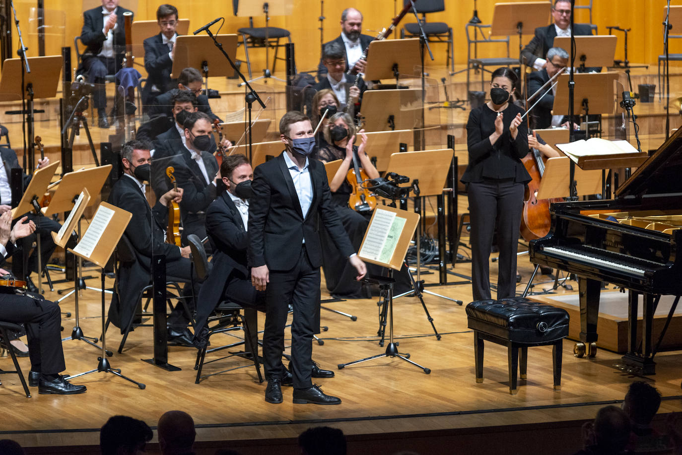 Fotos: Concierto de la OSRM en el Auditorio regional junto al pianista Dmytro Chon