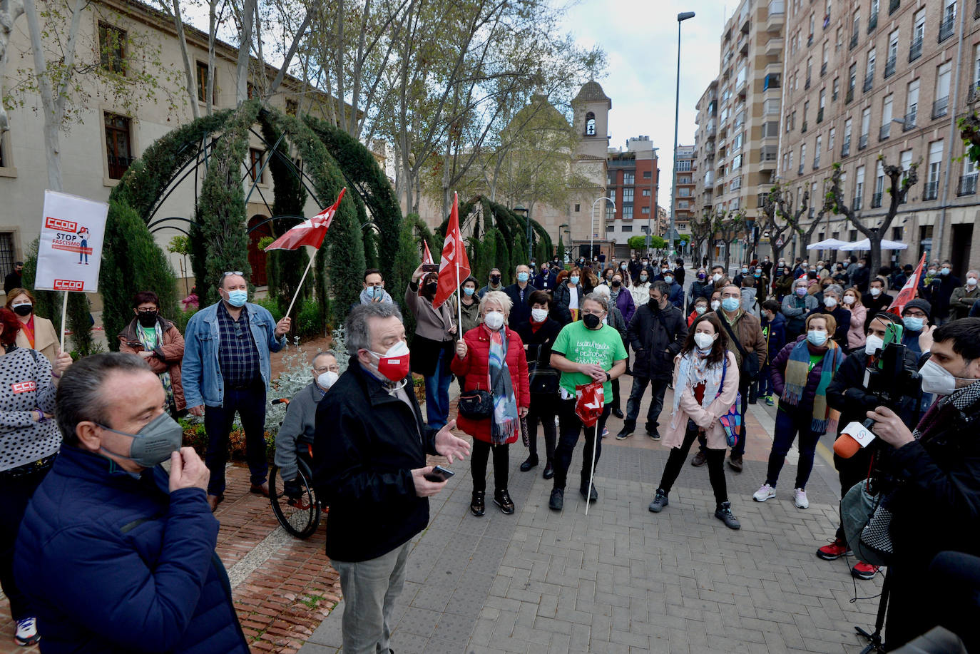Fotos: Protesta frente al Palacio de San Esteban contra la entrada de Vox al Gobierno regional
