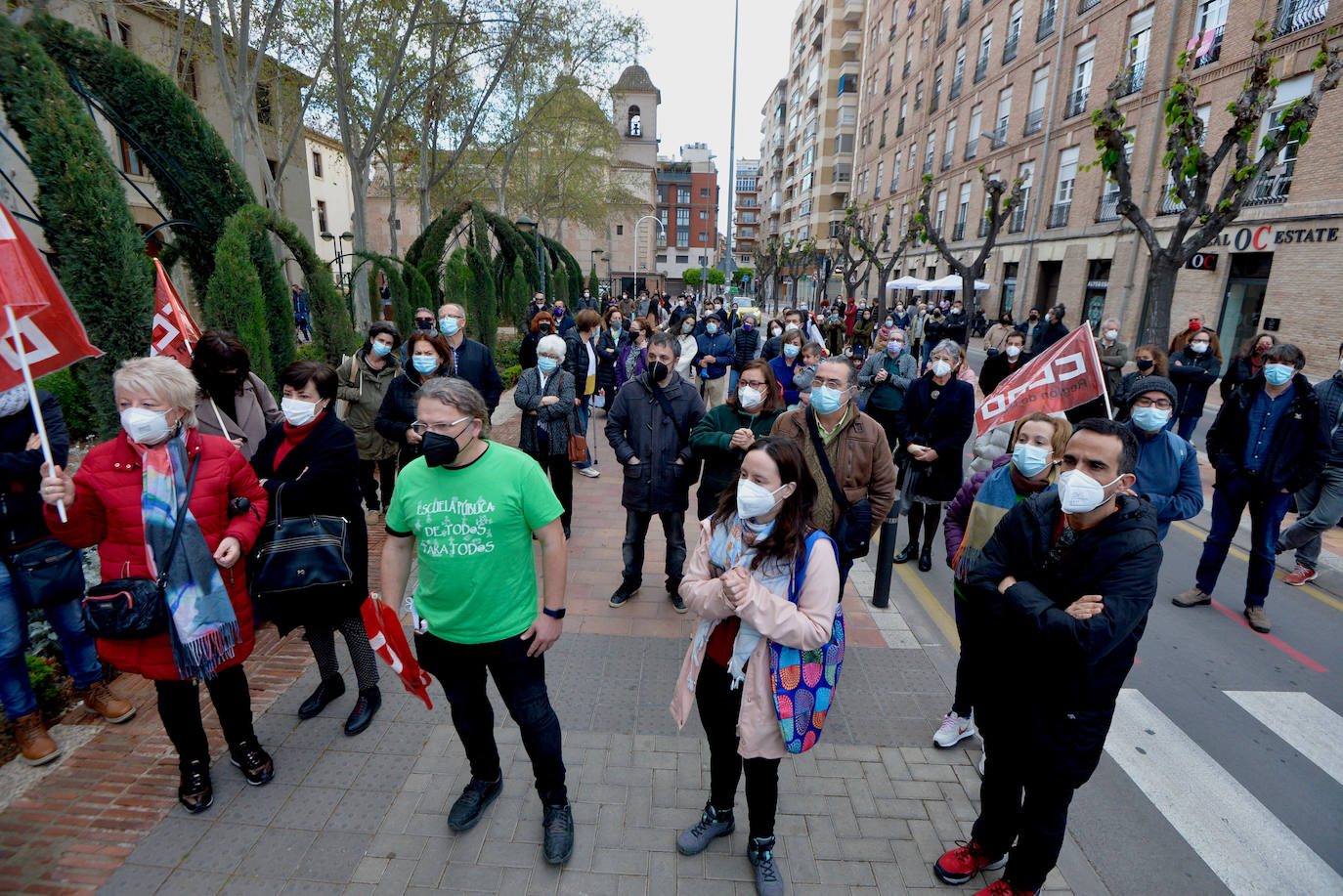Fotos: Protesta frente al Palacio de San Esteban contra la entrada de Vox al Gobierno regional