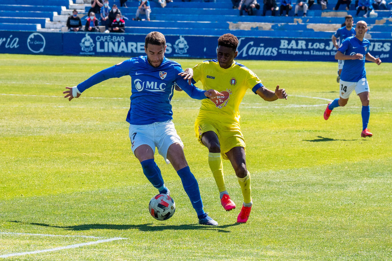 Fotos: El Lorca Deportiva vuelve a caer en Linares