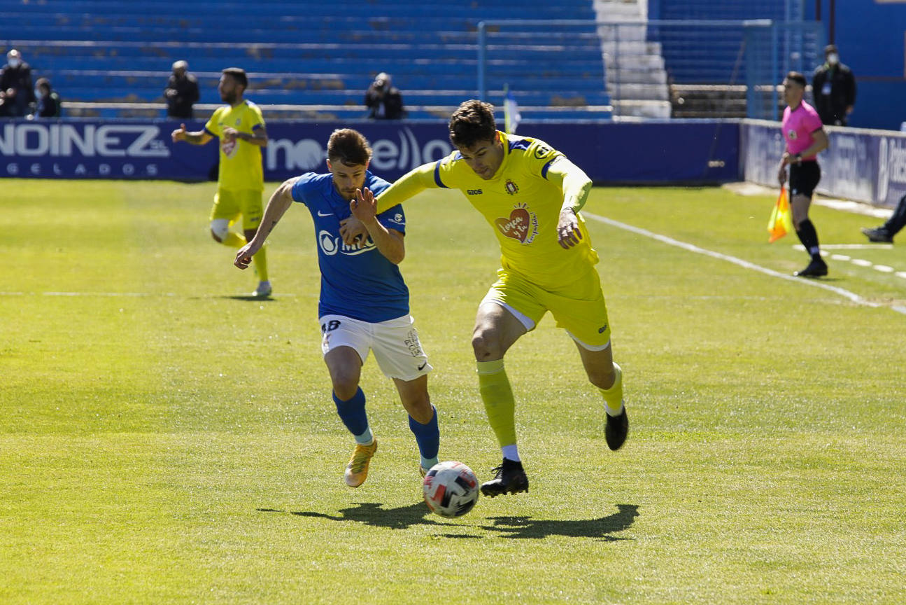 Fotos: El Lorca Deportiva vuelve a caer en Linares