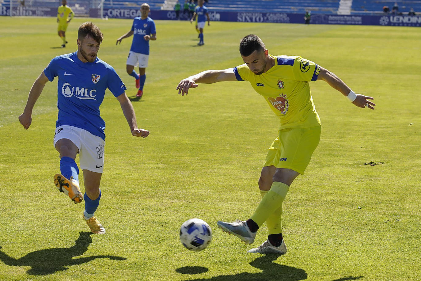 Fotos: El Lorca Deportiva vuelve a caer en Linares