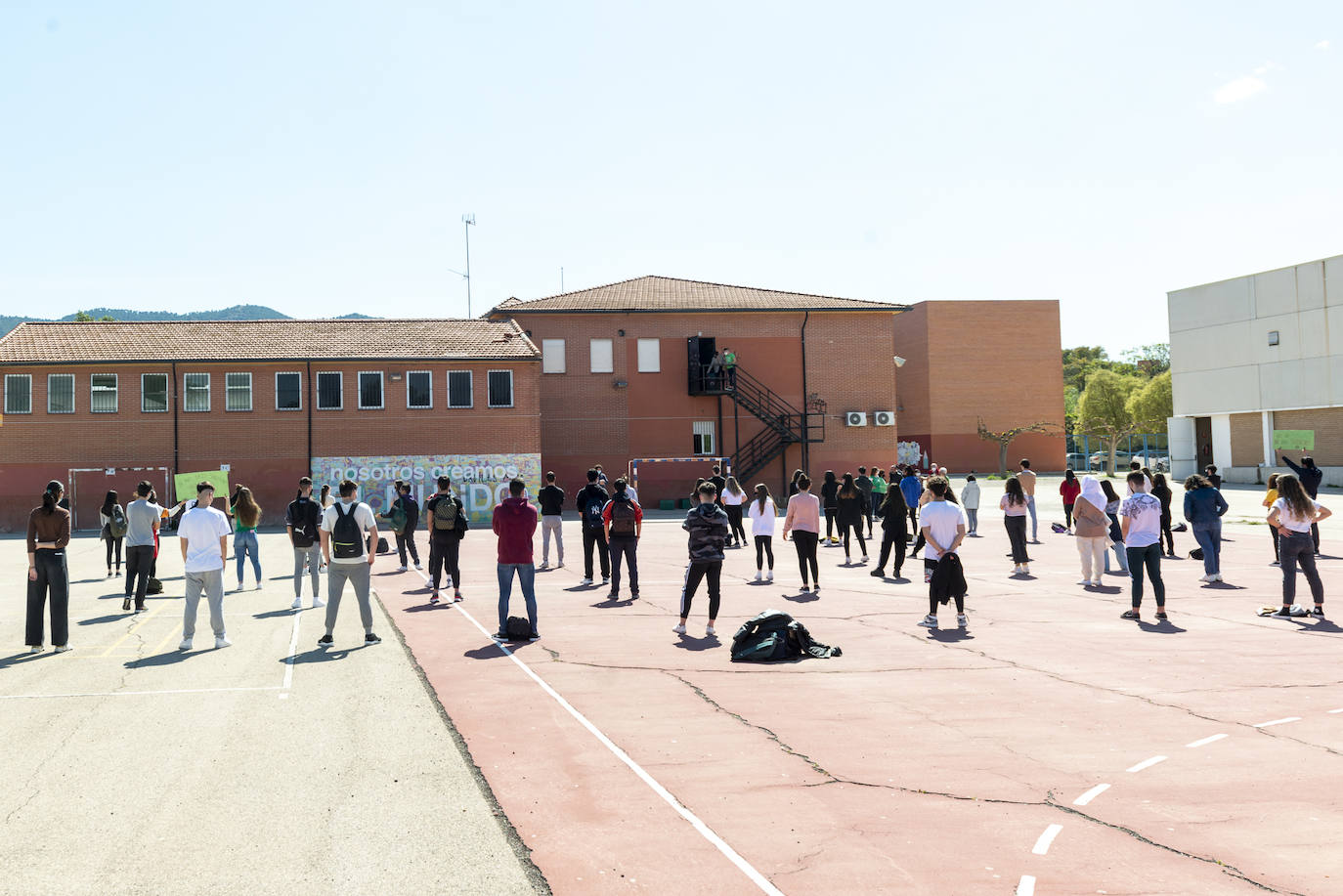 Fotos: Protesta de los alumnos de 2º de bachillerato del IES Alquibla con motivo de la vuelta a la presencialidad