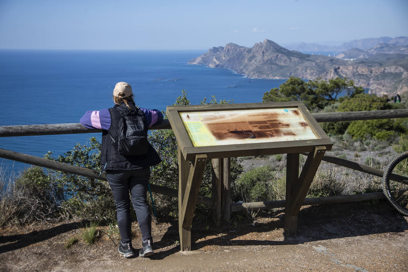 Fotos: Refuerzan la vigilancia en los montes de Cartagena ante el aumento de senderistas