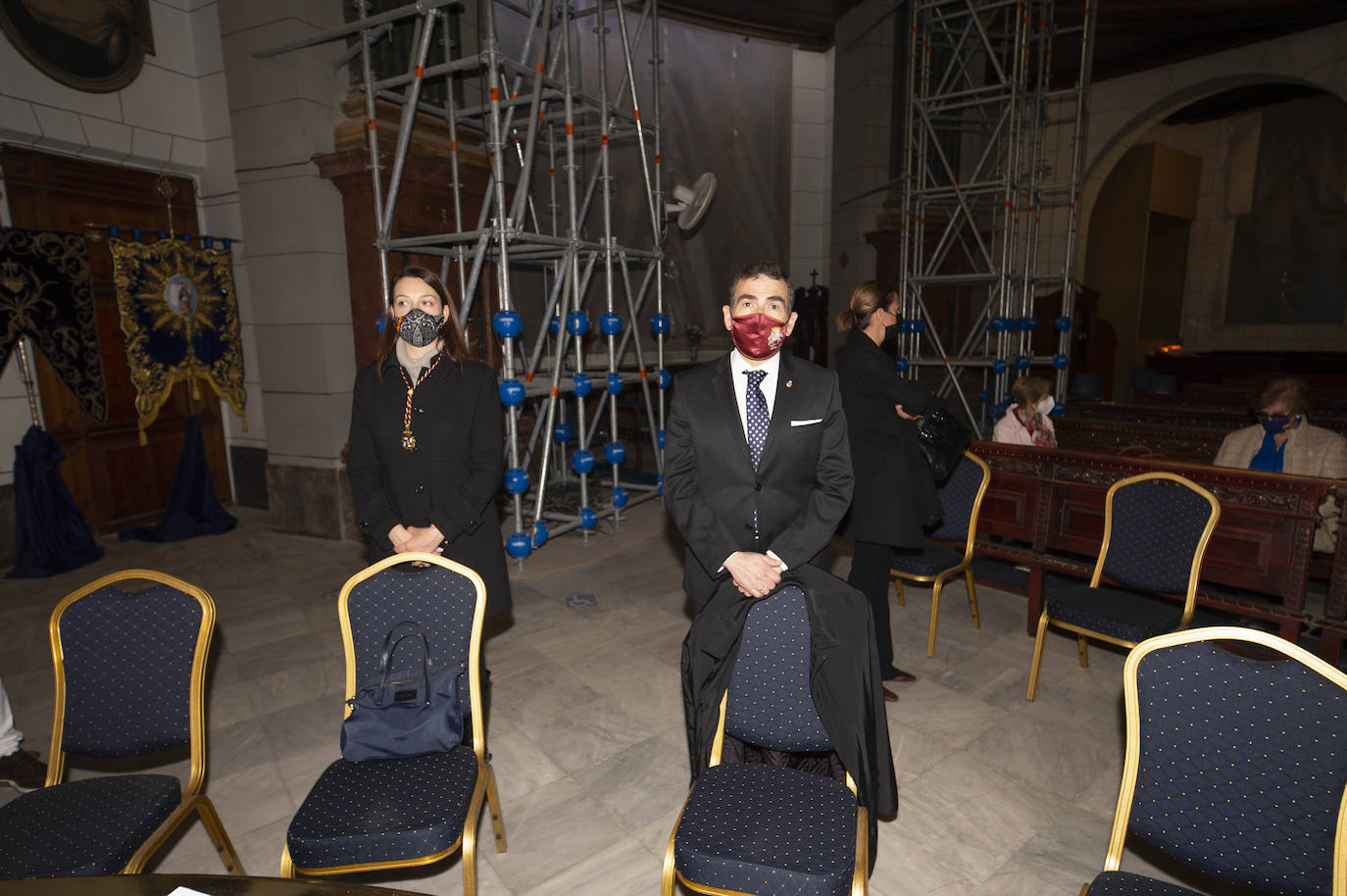 Fotos: Castejón entrega la Onza de Oro al Hospital de Caridad de Cartagena antes del Viernes de Dolores