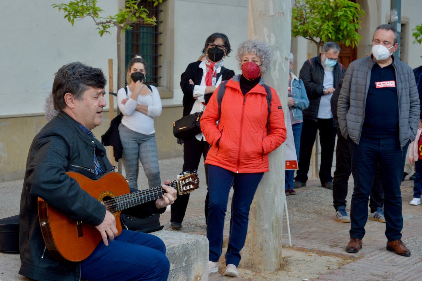 Fotos: 3.000 firmas más contra la entrada de Campuzano en Educación y Cultura