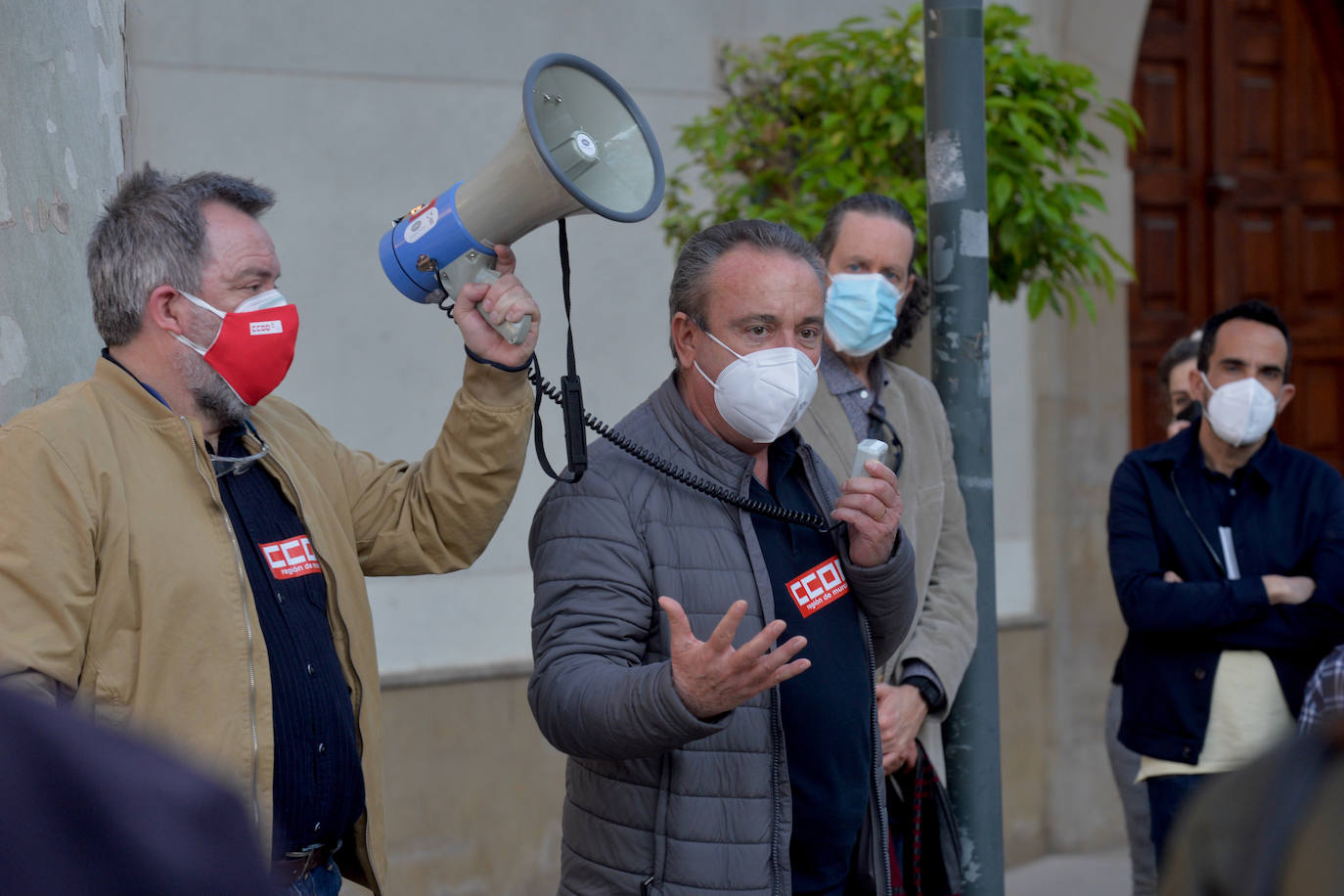 Fotos: 3.000 firmas más contra la entrada de Campuzano en Educación y Cultura