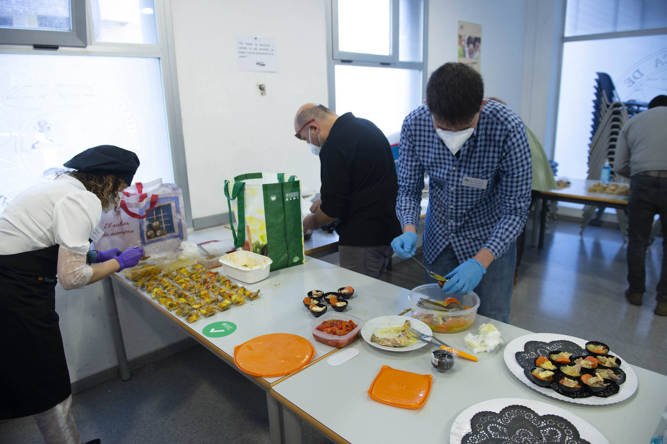 Fotos: Un guiso de gallina triunfa en la UPCT