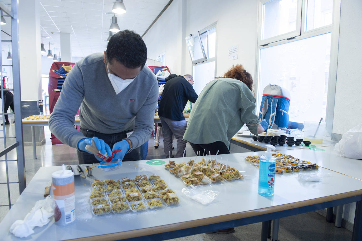 Fotos: Un guiso de gallina triunfa en la UPCT